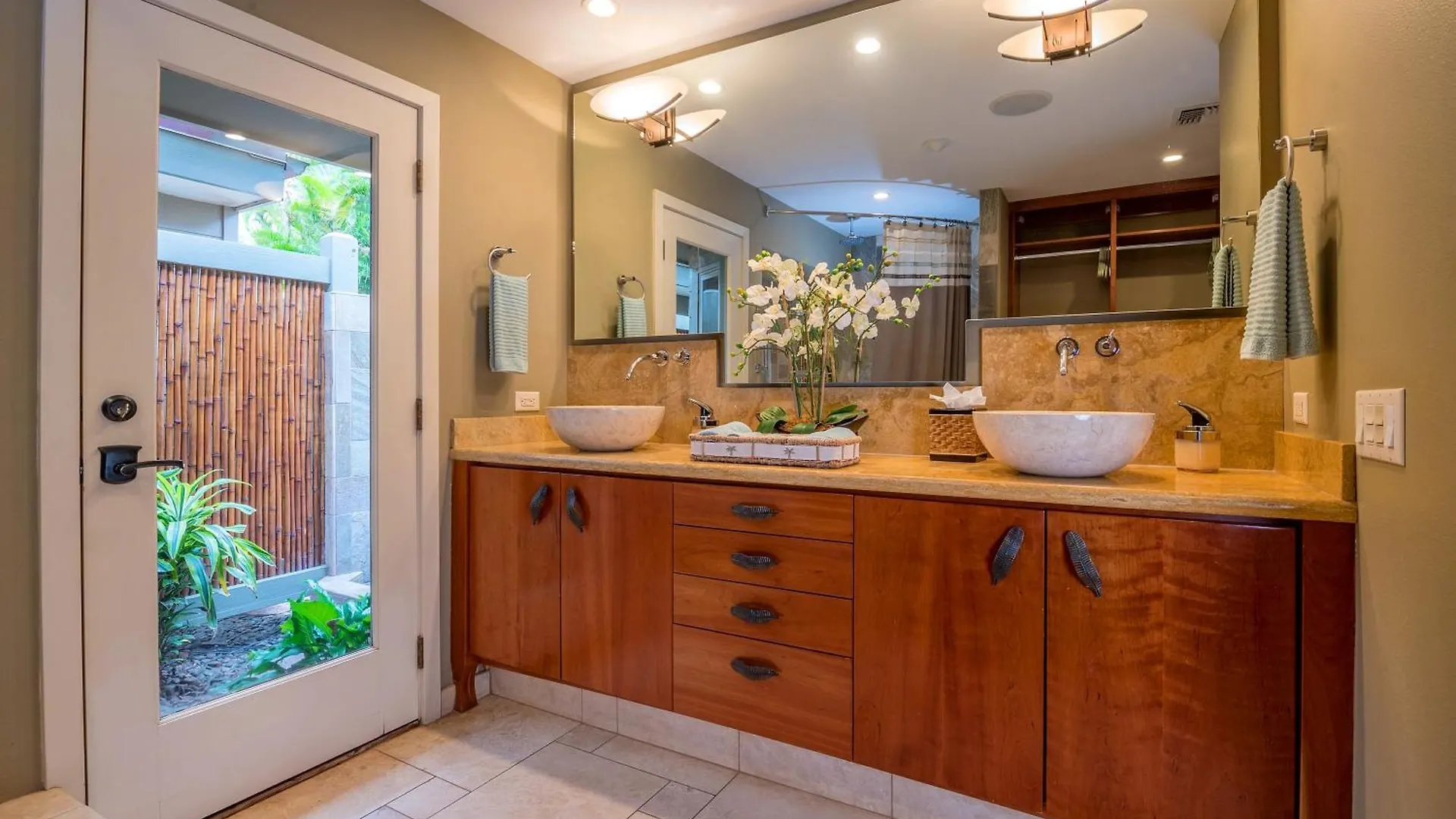Holiday home Kaanapali Home Amazing Deals!Gorgeous Remodel-4B,4Ba Pool,Ac,Bbq, Outdr Shw-View Lahaina