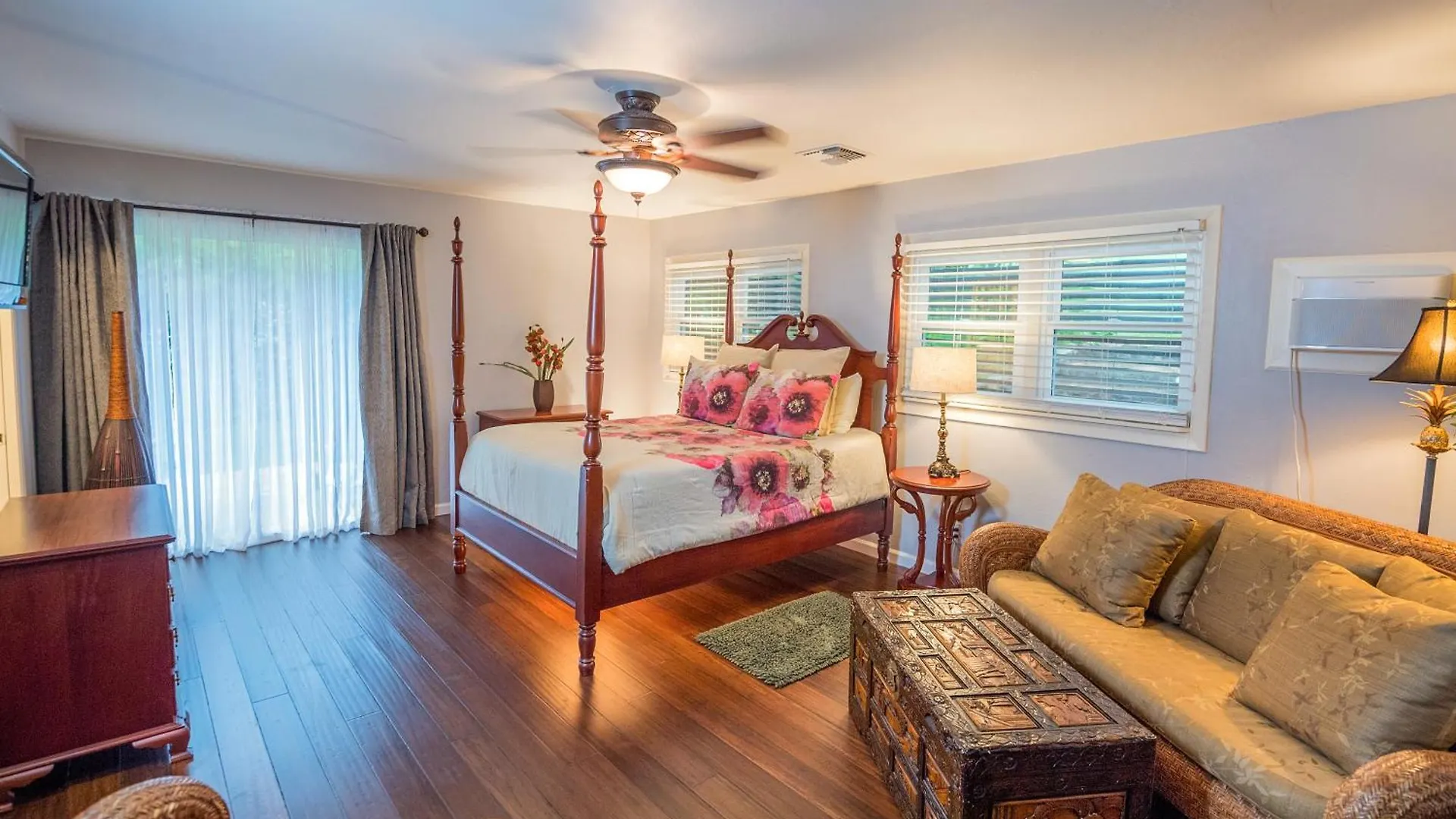 Kaanapali Home Amazing Deals!Gorgeous Remodel-4B,4Ba Pool,Ac,Bbq, Outdr Shw-View Lahaina Holiday home